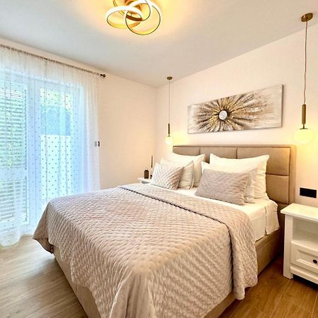 Apartmani Nikola Baska Voda Bagian luar foto