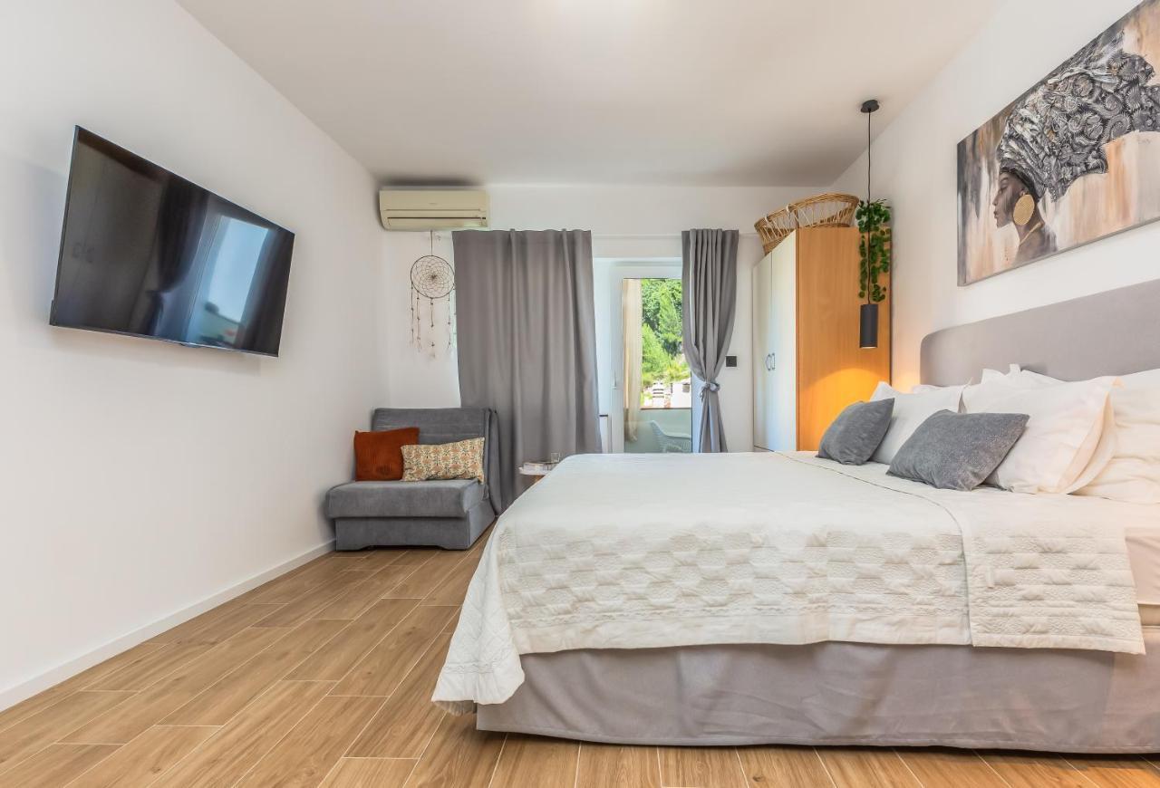 Apartmani Nikola Baska Voda Bagian luar foto