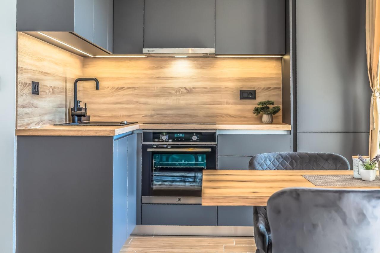 Apartmani Nikola Baska Voda Bagian luar foto