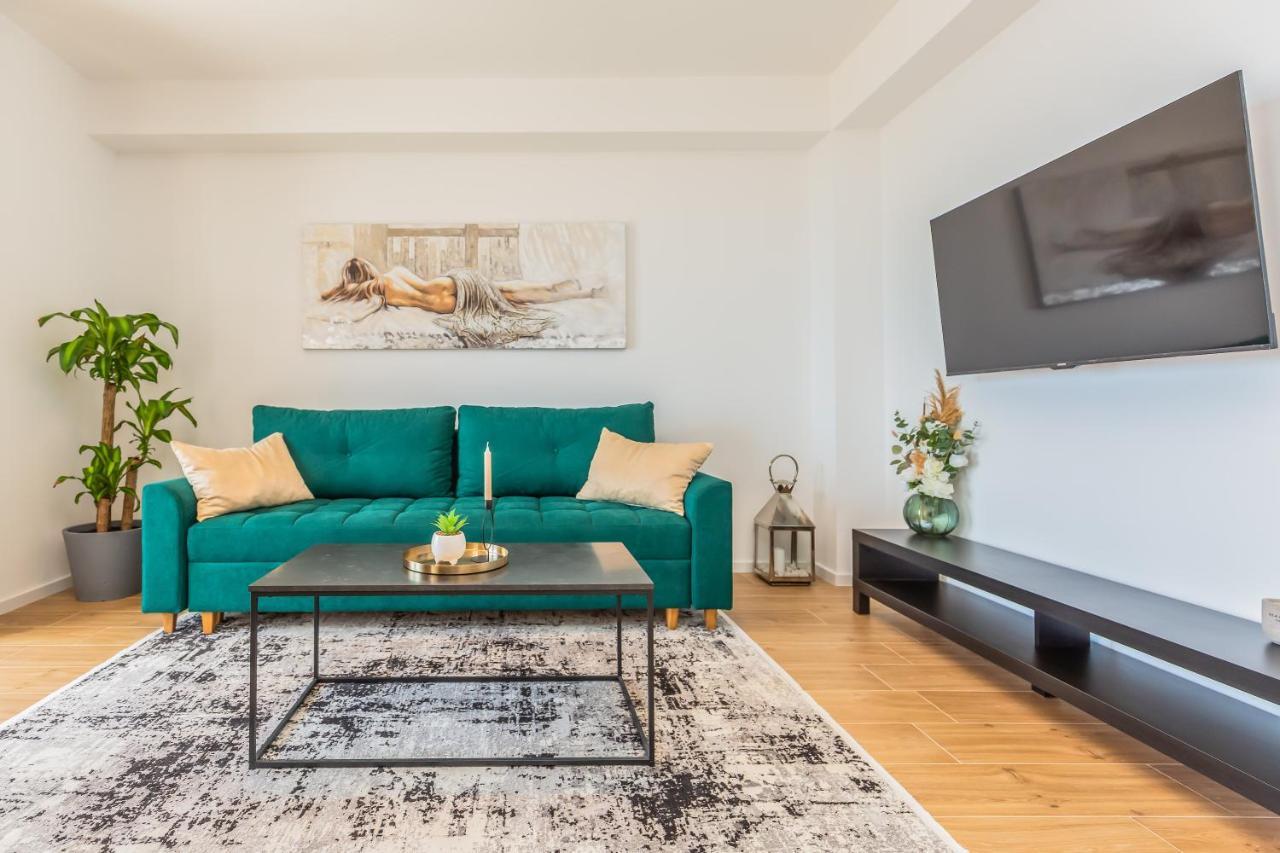 Apartmani Nikola Baska Voda Bagian luar foto
