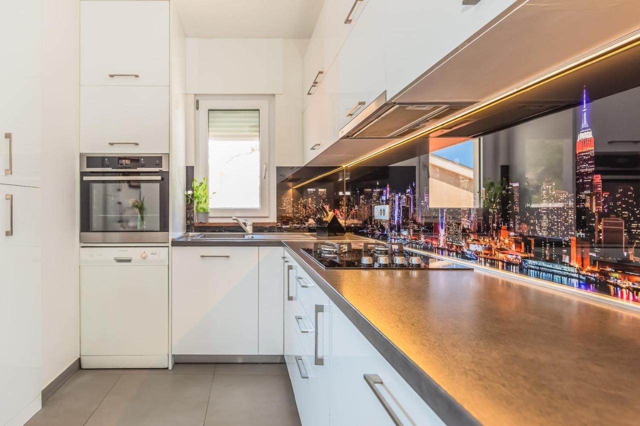 Apartmani Nikola Baska Voda Bagian luar foto