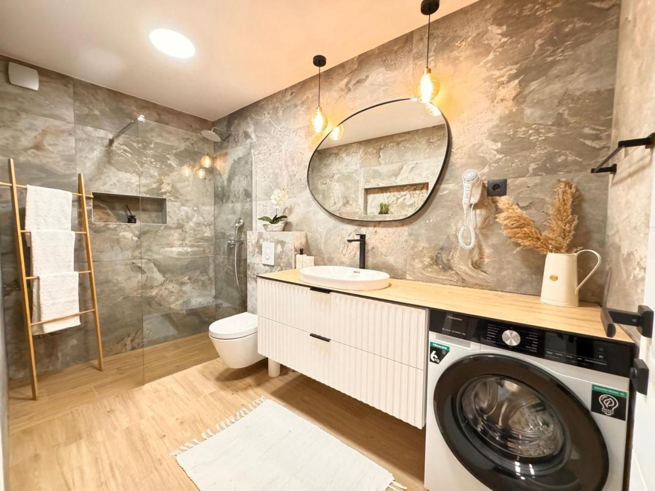 Apartmani Nikola Baska Voda Bagian luar foto